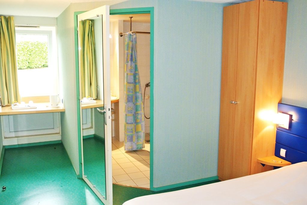 Kyriad Orthez Room photo